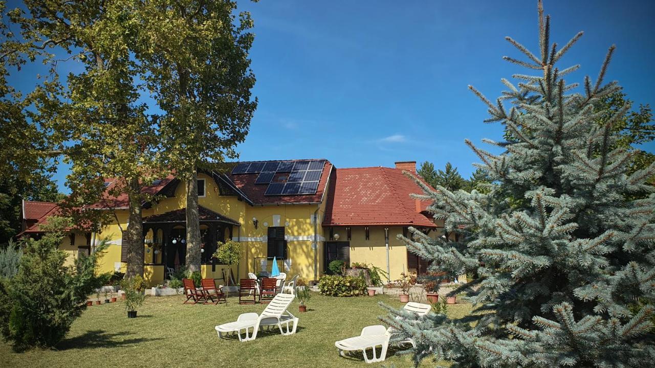 Harmonia Apartmanhaz 발라톤엘 외부 사진
